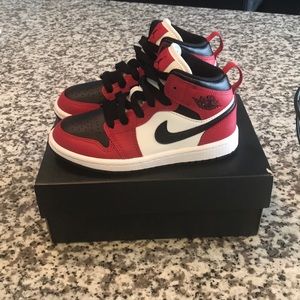 Kids Jordan Size 11🌸